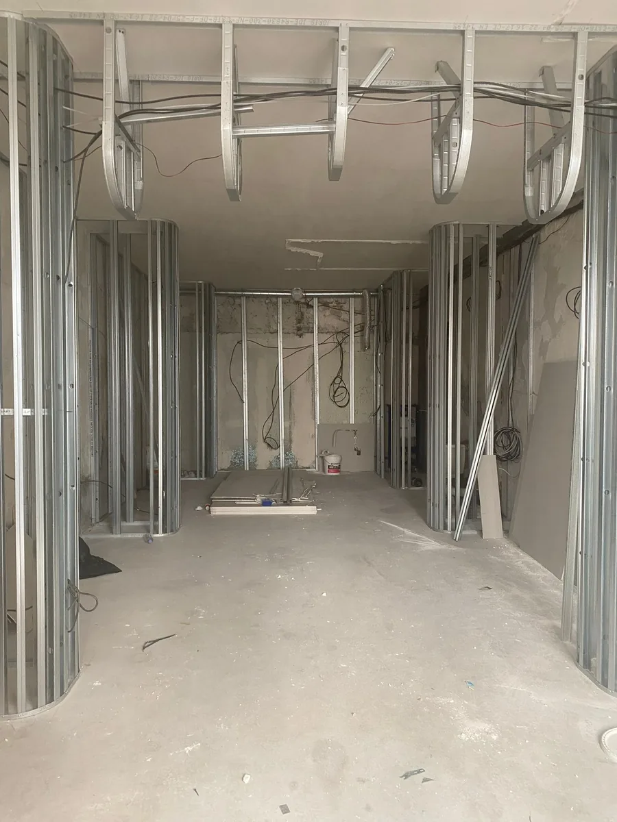 Rénovation bijouterie — ossature métallique